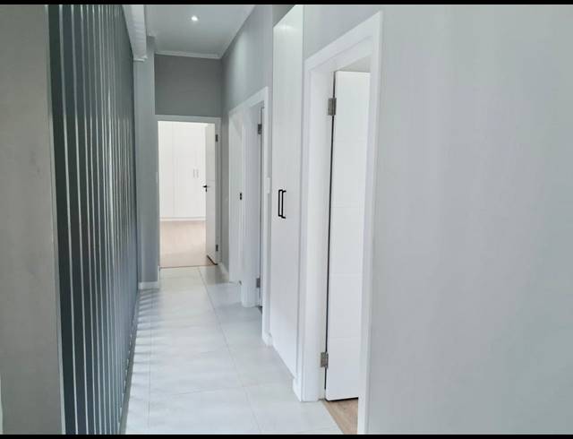 3 BEDROOM TOWNHOUSE FOR SALE IN PALM LAKES ESTATE